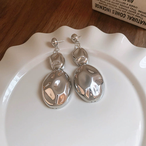 Silver Needle Pattern Oval Tassel Metal Earrings For Women With Electroplating Design