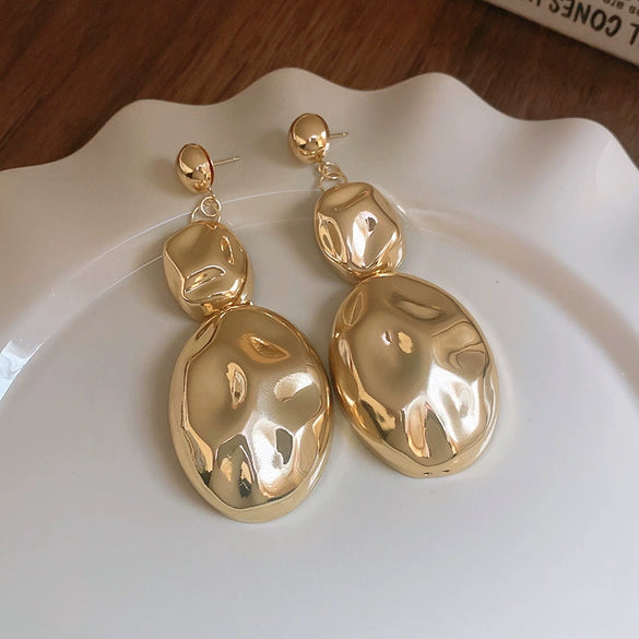 Silver Needle Pattern Oval Tassel Metal Earrings For Women With Electroplating Design