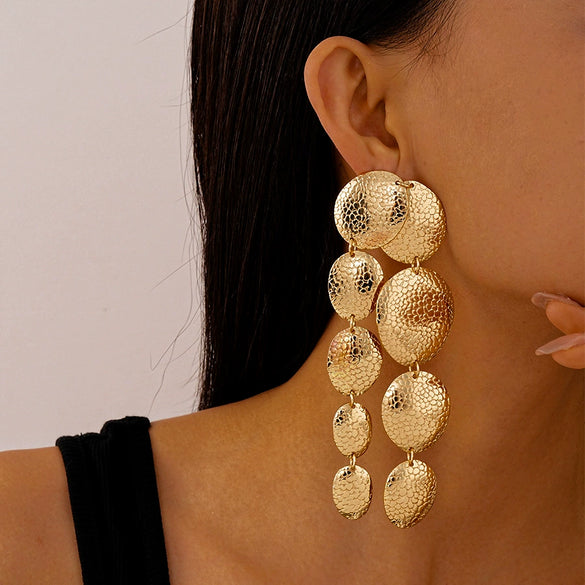 Silver Needle Pattern Oval Tassel Metal Earrings For Women With Electroplating Design