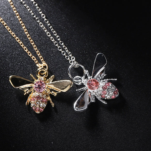 Simple Animal Bee Pendant Necklace Jewelry With Diamond Treatment Process And Alloy Pendant For Clavicle Chain