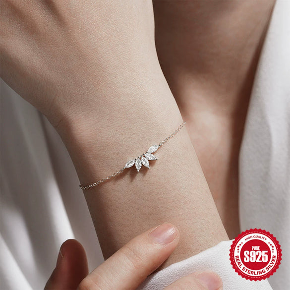 Simple Classic Women's Bracelet In S925 Sterling Silver With Horse Eye Crown Zircon Inlaid And Geometric Pattern Electroplated