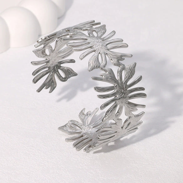 Simple Cold Style Geometric Love Flower French Gold Plated Stainless Steel Bracelet For Women