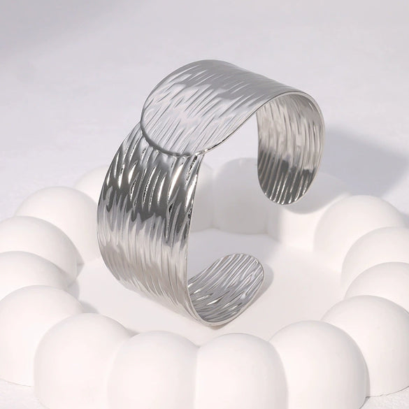 Simple Cold Style Geometric Love Flower French Gold Plated Stainless Steel Bracelet For Women