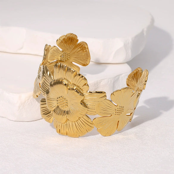 Simple Cold Style Geometric Love Flower French Gold Plated Stainless Steel Bracelet For Women