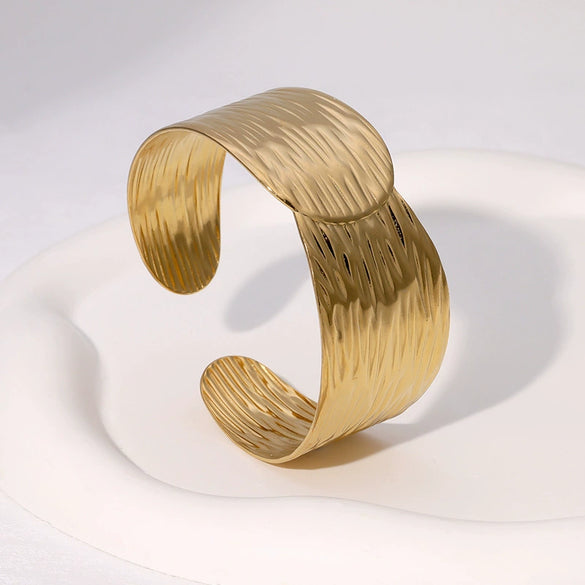 Simple Cold Style Geometric Love Flower French Gold Plated Stainless Steel Bracelet For Women