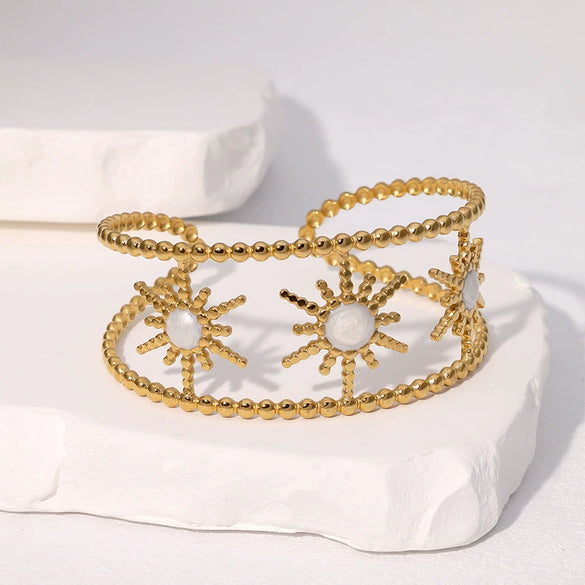 Simple Cold Style Geometric Love Flower French Gold Plated Stainless Steel Bracelet For Women