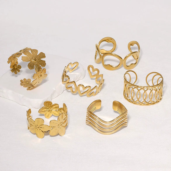 Simple Cold Style Geometric Love Flower French Gold Plated Stainless Steel Bracelet For Women