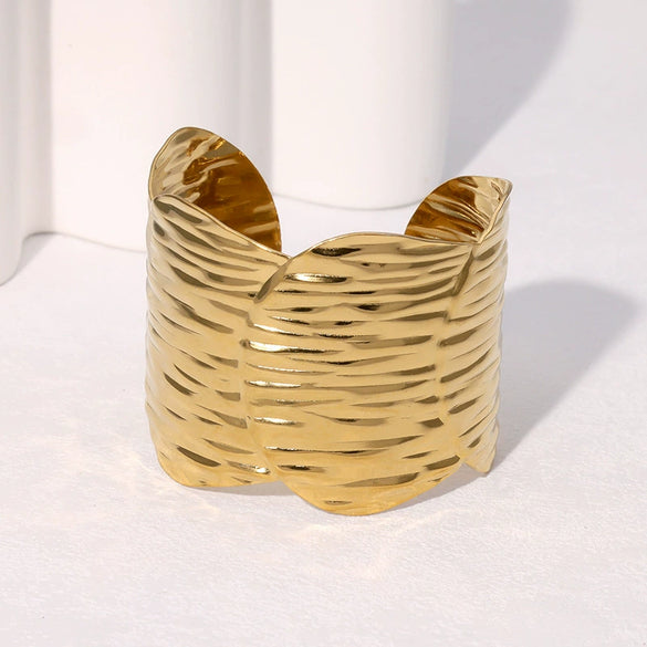 Simple Cold Style Geometric Love Flower French Gold Plated Stainless Steel Bracelet For Women