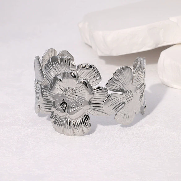 Simple Cold Style Geometric Love Flower French Gold Plated Stainless Steel Bracelet For Women