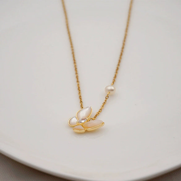 Simple Design Women's Titanium Steel Clavicle Necklace With Bow Pattern And Diamond Design