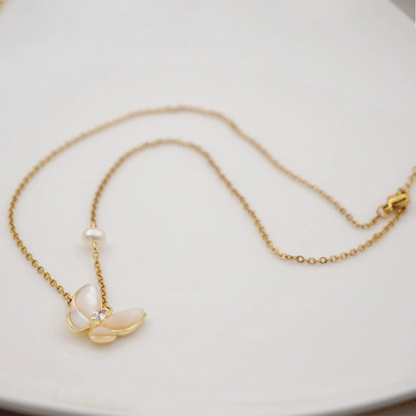 Simple Design Women's Titanium Steel Clavicle Necklace With Bow Pattern And Diamond Design