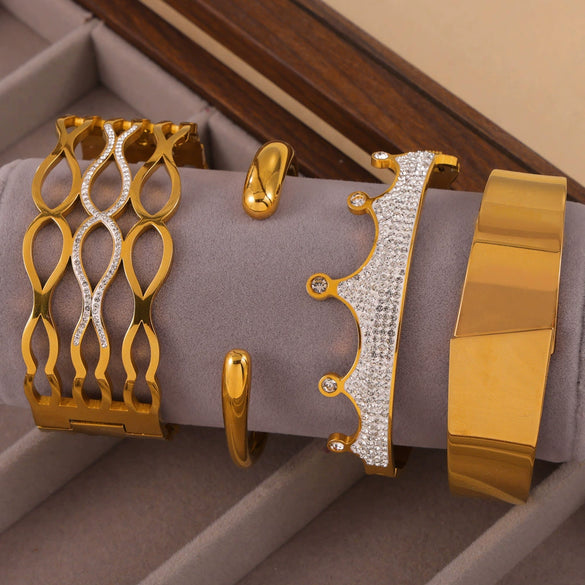 Simple Diamondencrusted Crown Hollow Women's Bracelet Titanium Steel 18K Real Gold Plated Geometric Style Electroplated