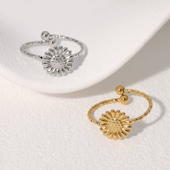 Simple Exquisite Fashionable Versatile Daisy Flower Ring High Grade Gold Plated Adjustable Stainless Steel Ring