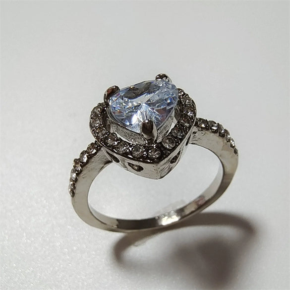 Simple Exquisite Heart Pattern Alloy Ring With Electroplated Finish Fashion Jewelry For Unisex
