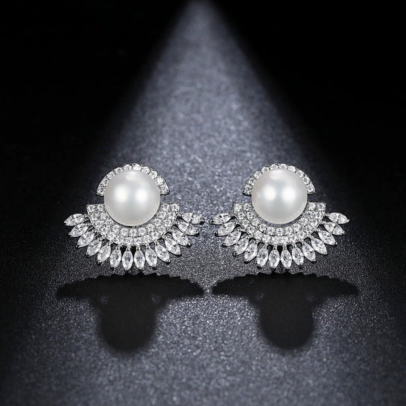 Simple Fan Shaped Pearl Stud Earrings Copper Inlaid Zircon Electroplated Geometric Design Women's Fashion Jewelry Wholesale