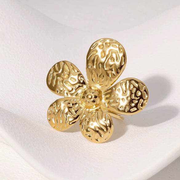 Simple Fashion Joker Flower Open Stainless Steel Ring With Electroplating Treatment