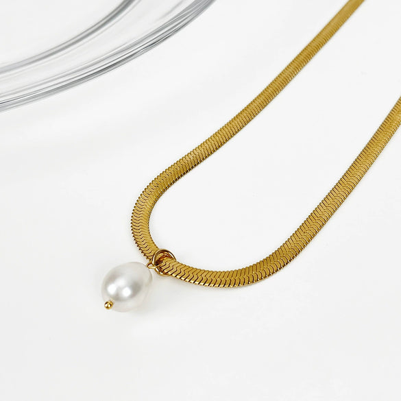 Simple Fashion Titanium Steel Snake Bone Chain Necklace With Freshwater Pearl Pendant Geometric Electroplated Ladies Jewelry