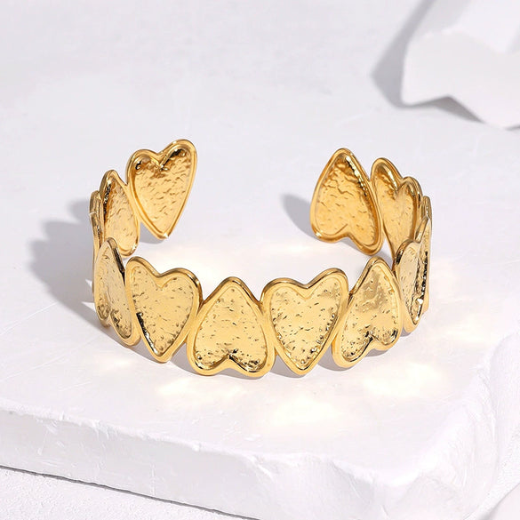Simple Gold Electroplated Stainless Steel Heart Bracelet Sweet Cute High End Fade Resistant Jewelry