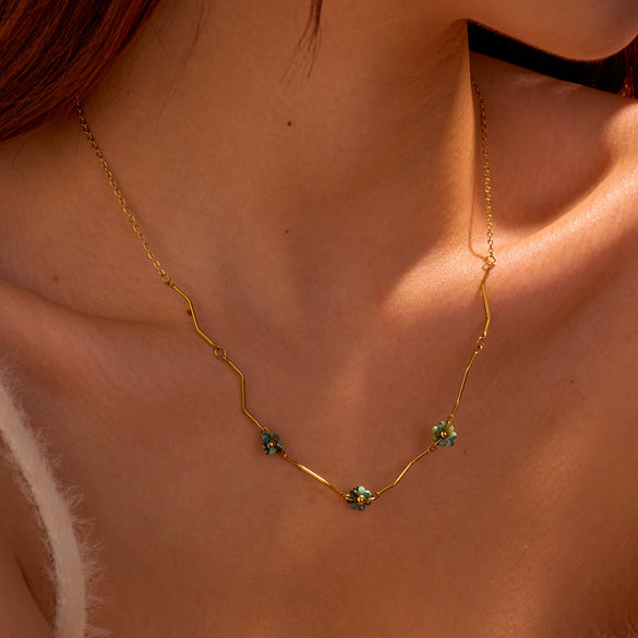 Simple Highend Natural Stone Flower Stainless Steel Necklace Electroplated Jewelry