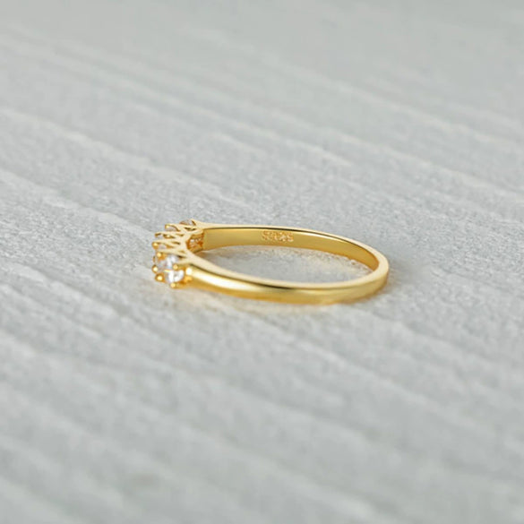 Simple Ins Style S925 Sterling Silver Classic Single Row Diamond Ring For Girlfriend And Couple With Geometric Pattern And Inlaid Zircon