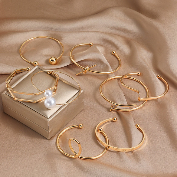 Simple Metal Bracelet With Electroplating Treatment
