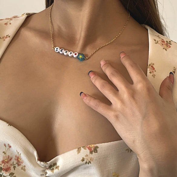 Simple Metal Chain Letter Glass Small Flower Collarbone Necklace Material Fine Copperclad Iron Acrylic Glass Flower Process Electroplating