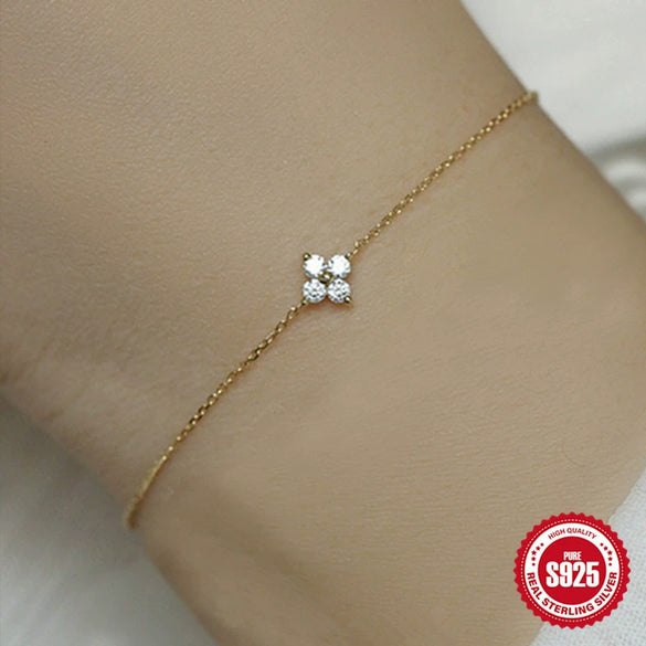 Simple S925 Silver Goldplated Women's Mini Fourleaf Clover Bracelet With Electroplating Treatment
