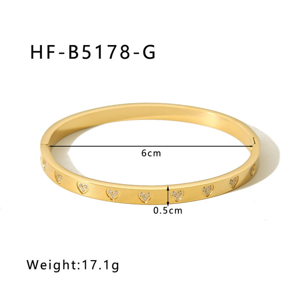 Simple Small Love Heartshaped Diamondencrusted Shiny Titanium Steel Bracelet For Women With 18K Vacuum Plating