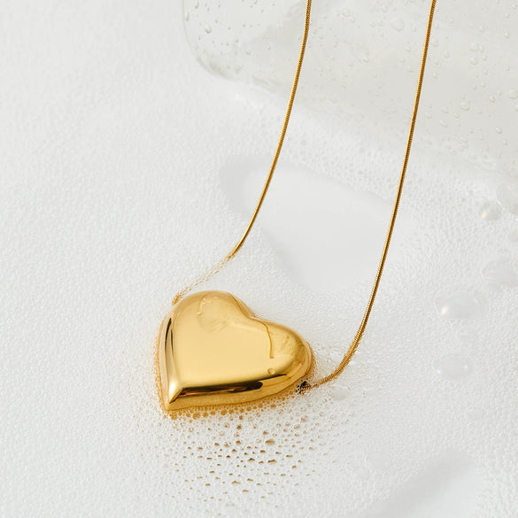 Simple Smooth Hollow 3D Heart Shape Love Pendant Necklace In Stainless Steel With Electroplating For Women