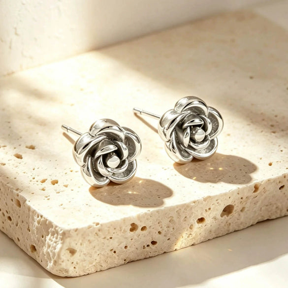 Simple Stainless Steel Floral Earrings And Necklace Set With Electroplated Finish Elegant Versatile Light Luxury Women's Accessories