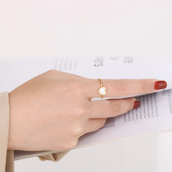 Simple Style Heart Shape Titanium Steel Plating Inlay Shell 18k Gold Plated Rings