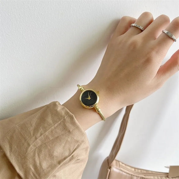 Simple Style Round Buckle Quartz Women'S Watches