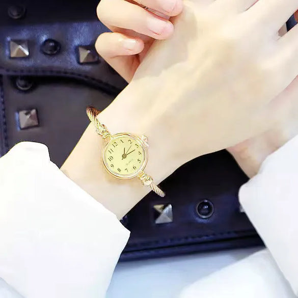 Simple Style Round Buckle Quartz Women'S Watches