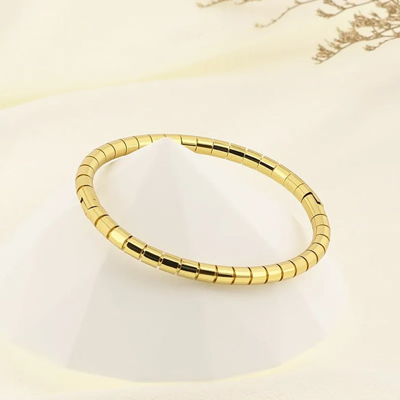 Simple Style Solid Color 304 Stainless Steel 18K Gold Plated Bangle In Bulk