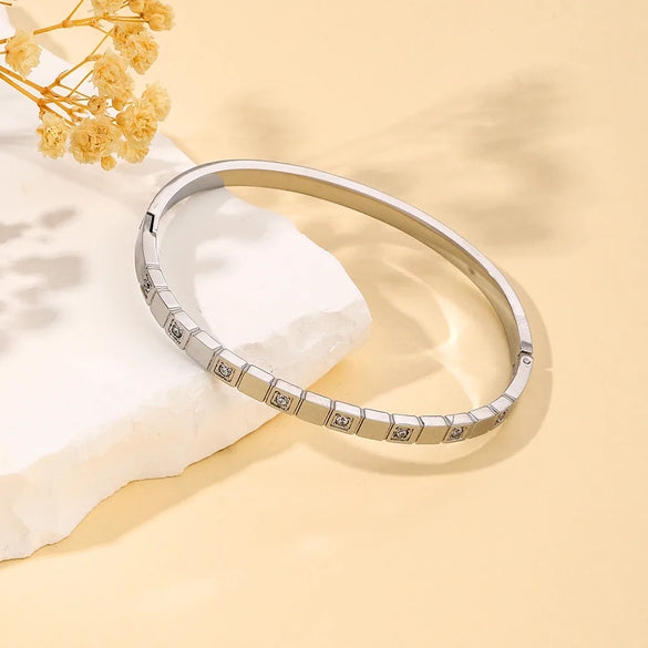 Simple Style Solid Color 304 Stainless Steel 18K Gold Plated Zircon Bangle In Bulk