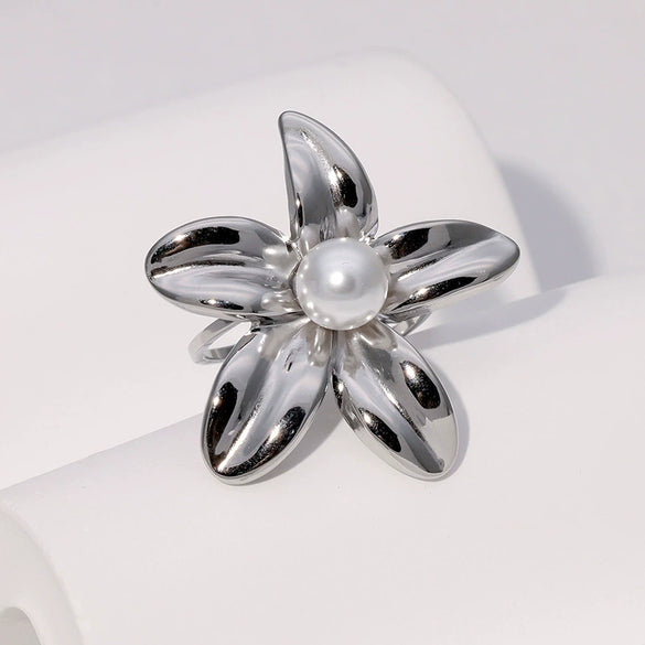 Simple Temperament Allmatch Flower Ring For Women Stainless Steel With French Cold Style And Electroplating