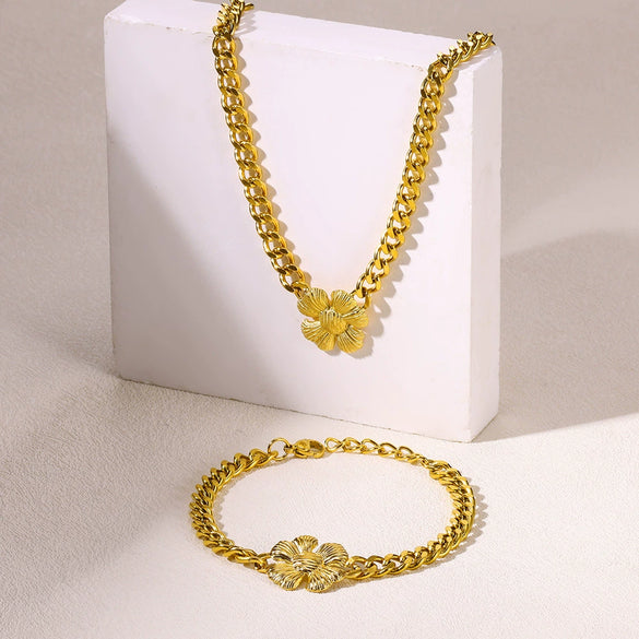 Simple Temperament Flower Stainless Steel Jewelry Bracelet And Necklace For Women With Electroplating Treatment