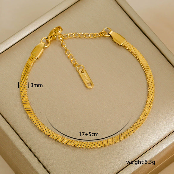 Simple Titanium Steel Unisex Bracelet With 18K Gold Plating Electroplating Treatment Minimalist Style
