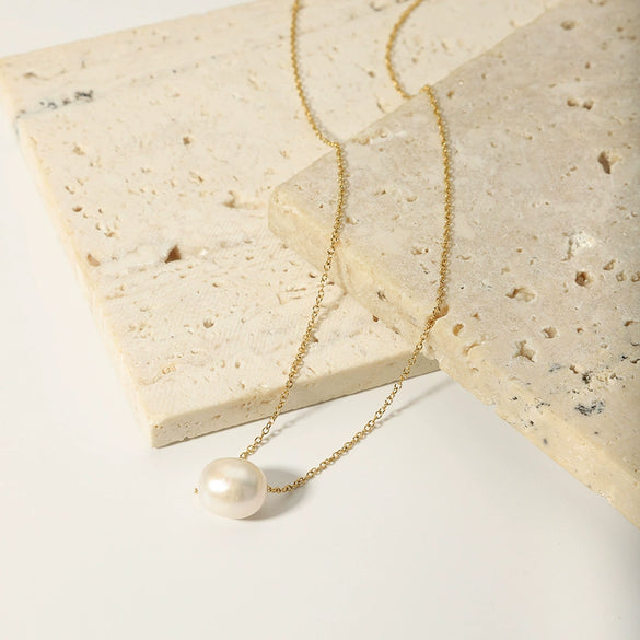 Simple Women's Titanium Steel Necklace With 18K Gold And Single Freshwater Pearl Geometric Styling Pvdp Furnace Real Gold Treatment