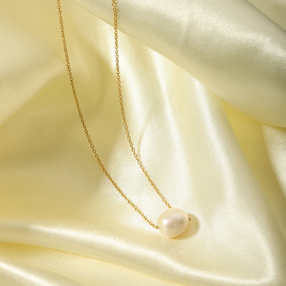Simple Women's Titanium Steel Necklace With 18K Gold And Single Freshwater Pearl Geometric Styling Pvdp Furnace Real Gold Treatment