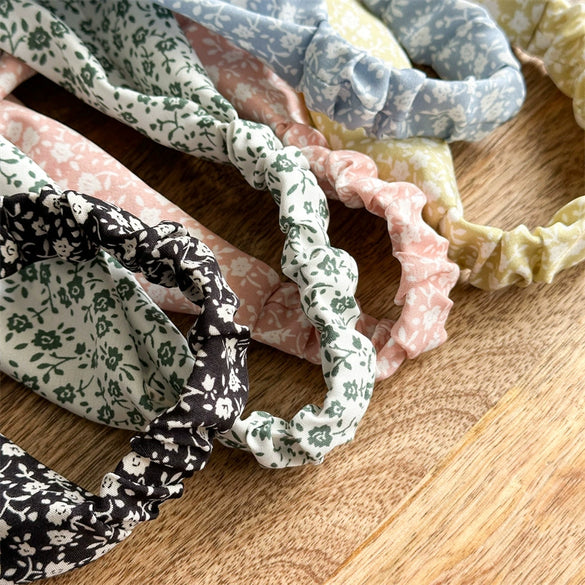Small Floral Chiffon And Silk Scarf For Women With Geometric Pattern And Elastband Simple Style