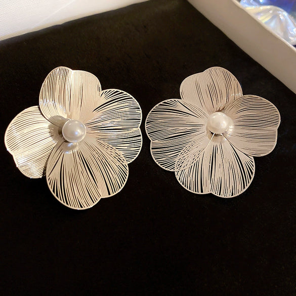 Small Fresh Sweet Flower Fabric Earrings With Electroplating Treatment