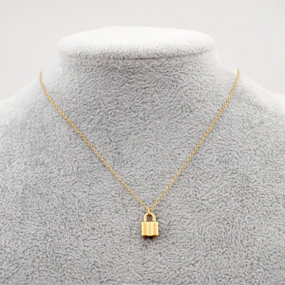 Small Heart Shaped Pendant Titanium Steel Thin Cross Chain Fashion Clavicle Chain For Girls