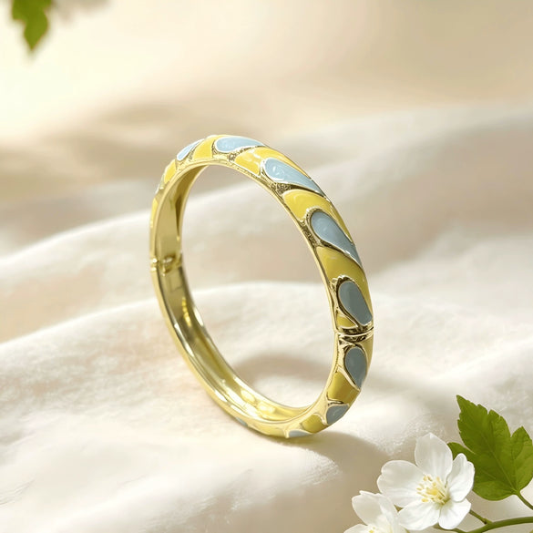 Spiral Enamel Open Cuff Bracelet With Retro Geometric Color Block Design And Plated Finish Wholesale Fashion Accessory