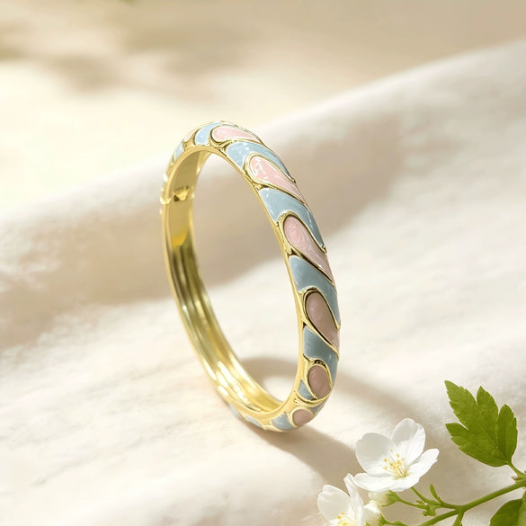Spiral Enamel Open Cuff Bracelet With Retro Geometric Color Block Design And Plated Finish Wholesale Fashion Accessory