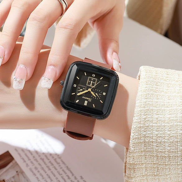Square Leisure Women's Quartz Watch With Silicone Strap And Plastic Case