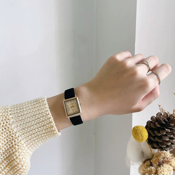 Square Women's Watch Alloy Case Ordinary Glass Mirror Thin Belt Small Dial Retro Leisure Style