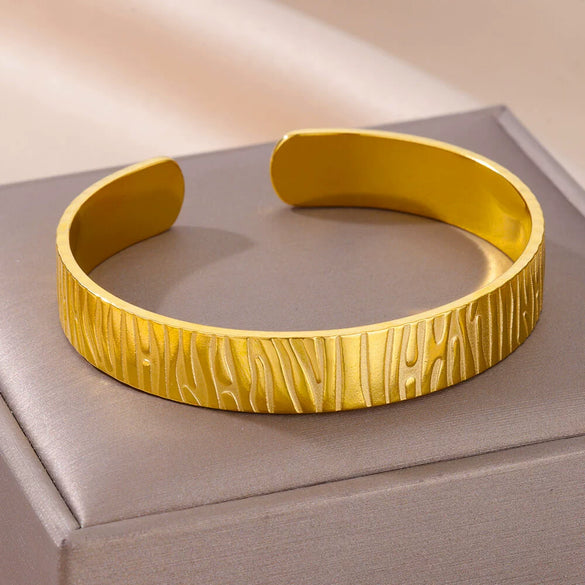 Stainless Steel And Gold Casual Open Beating Pattern Asymmetrical Snakeshaped Women's Bracelet With Electroplating