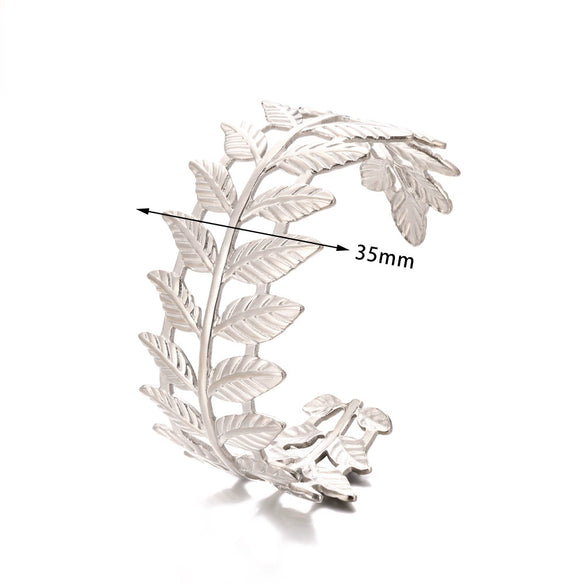Stainless Steel And Silver Hollow Geometric Women's Bracelet With Hammered Pattern And Electroplating Treatment