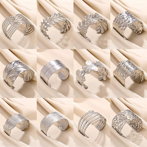 Stainless Steel And Silver Hollow Geometric Women's Bracelet With Hammered Pattern And Electroplating Treatment